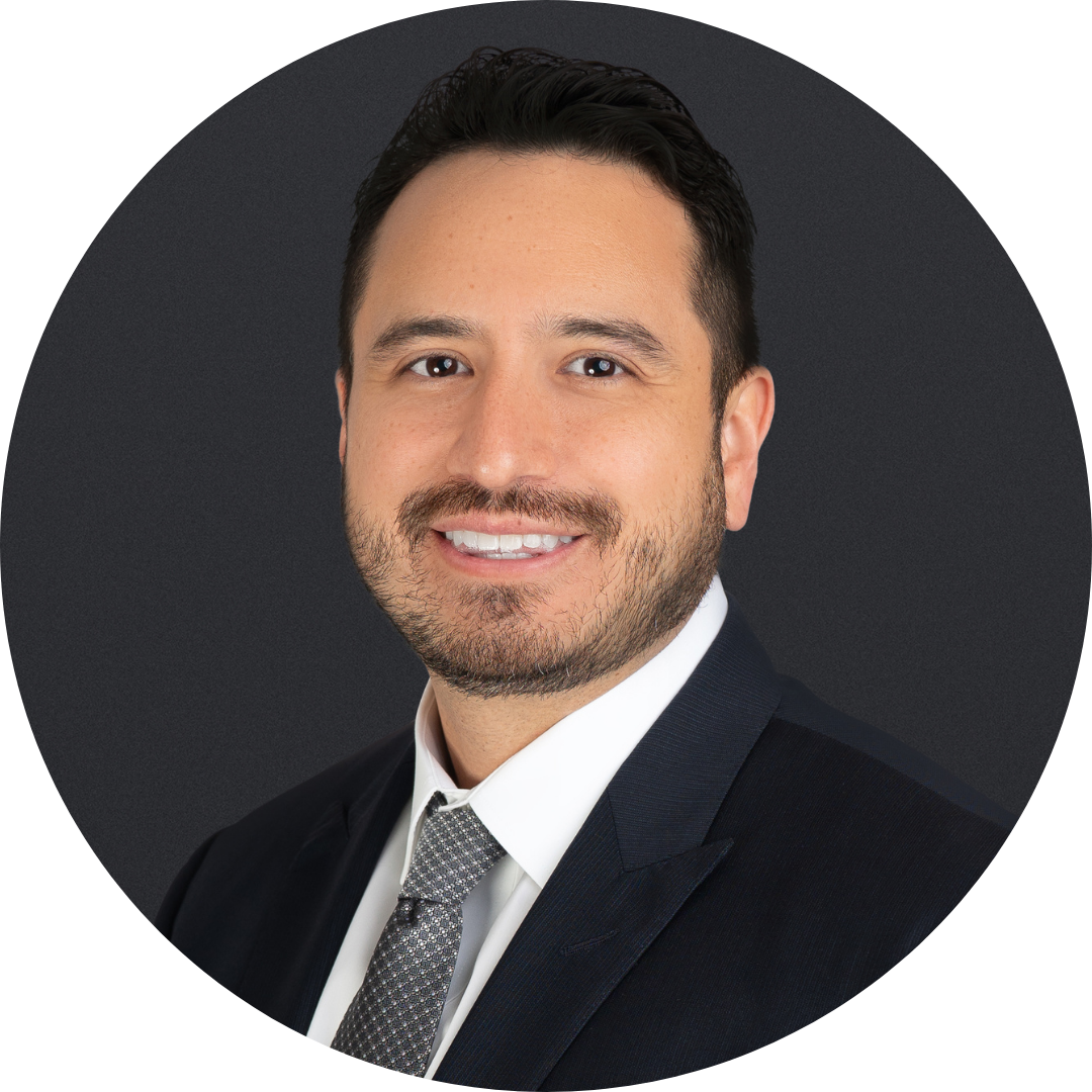 Rudy Villa_Associate Wealth Manager_Website_Headshot-1